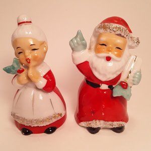 Vintage Santa & Mrs Claus Christmas Salt & Pepper Shakers Japan
